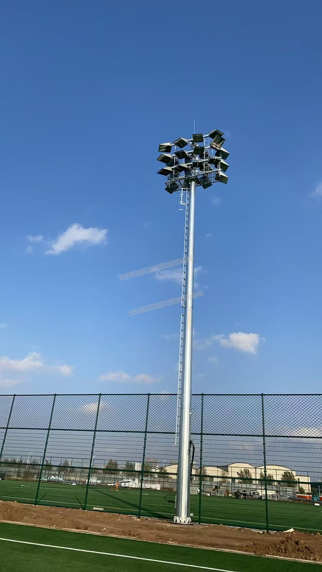 球場(chǎng)小高桿燈.jpg